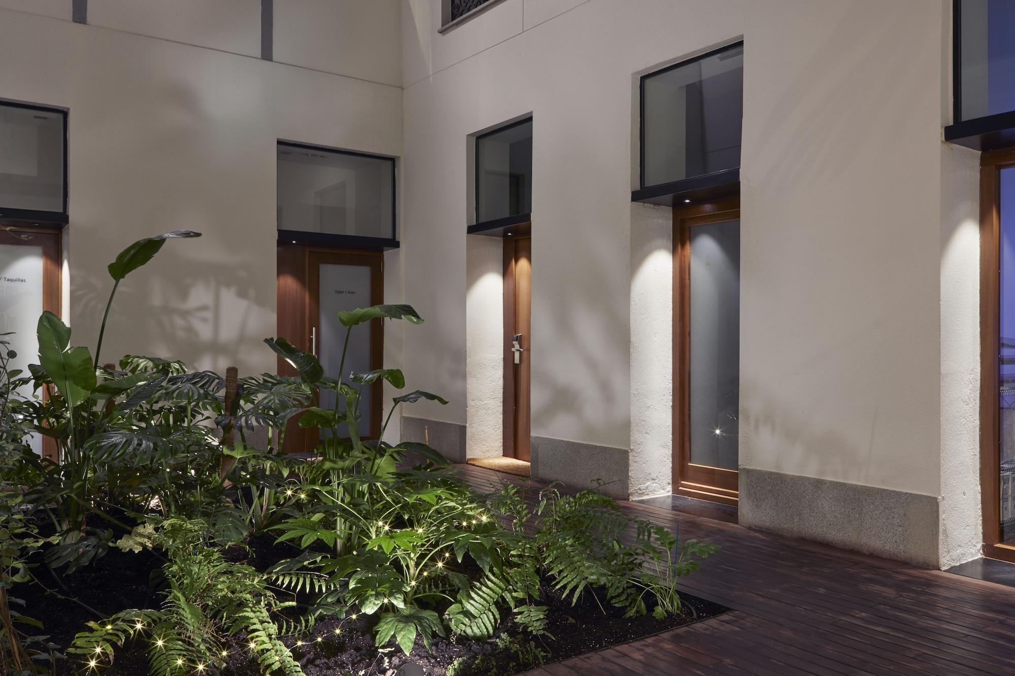 60 Balconies Design Madri Exterior foto